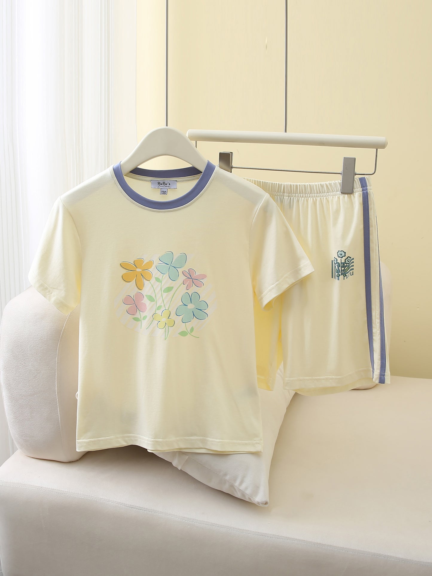 Kids Short Sleeve T-Shirt & Shorts Set – Soft Floral