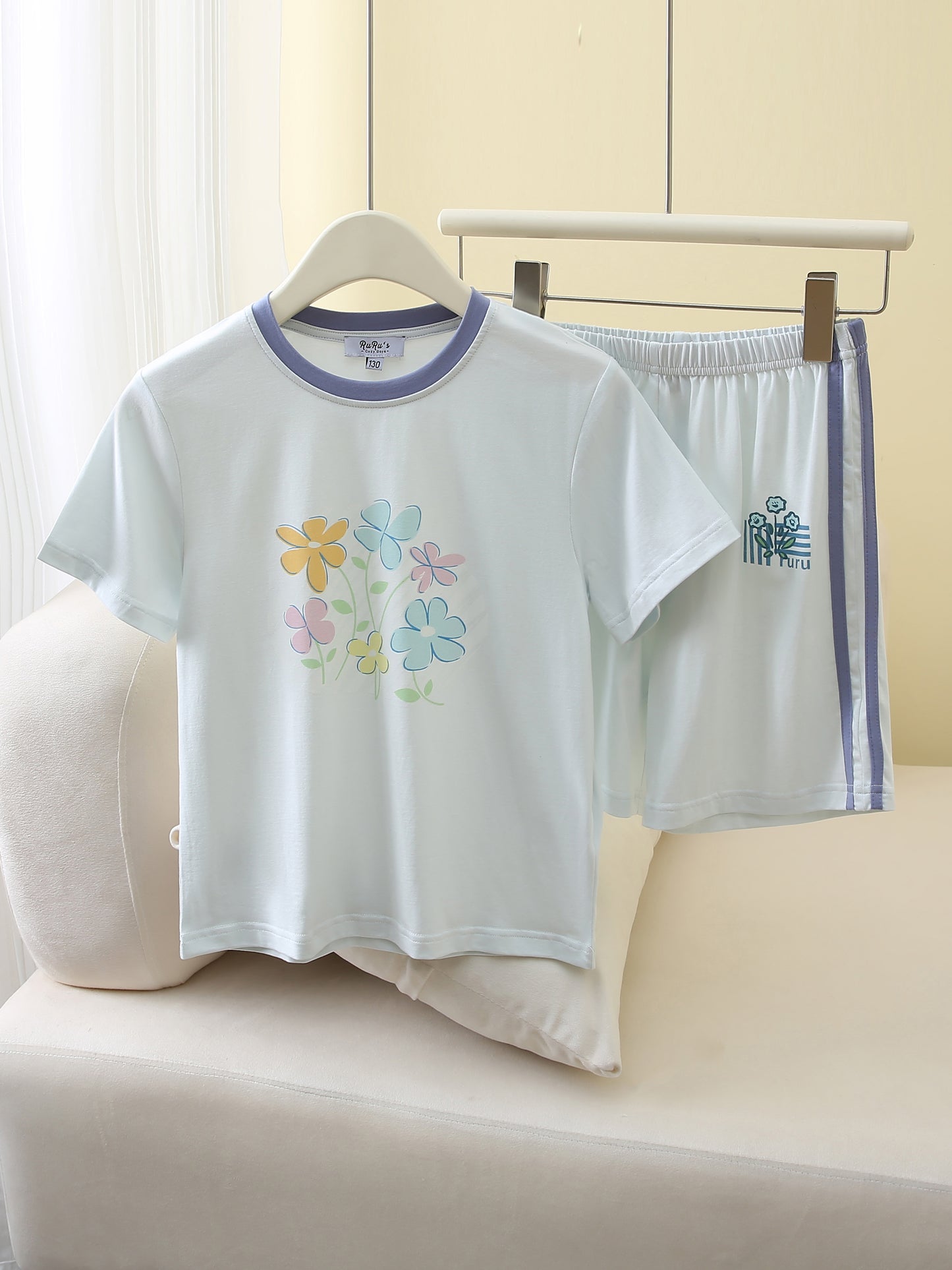 Kids Short Sleeve T-Shirt & Shorts Set – Soft Floral