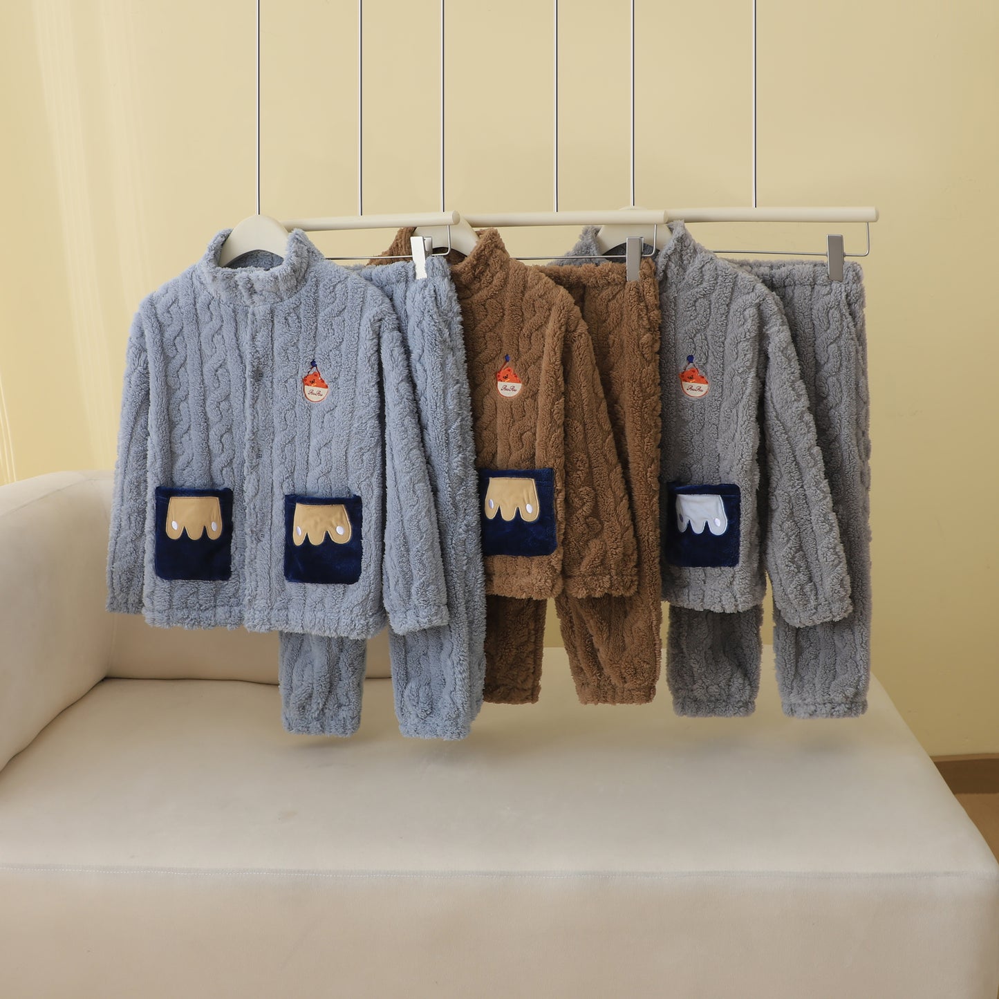 RuRu‘s Cozy Kids Winter Plush Lounge Set