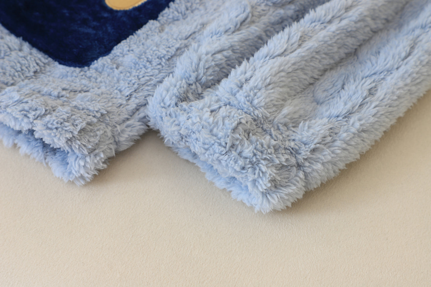 RuRu‘s Cozy Kids Winter Plush Lounge Set