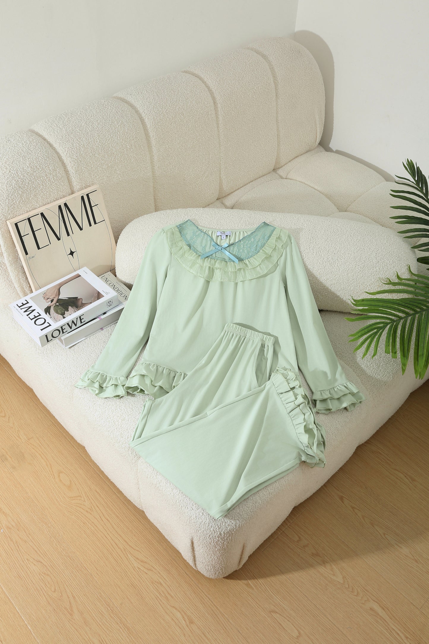 Lace 2-Piece Lounge Set – Soft Elegance & Everyday Comfort at Home