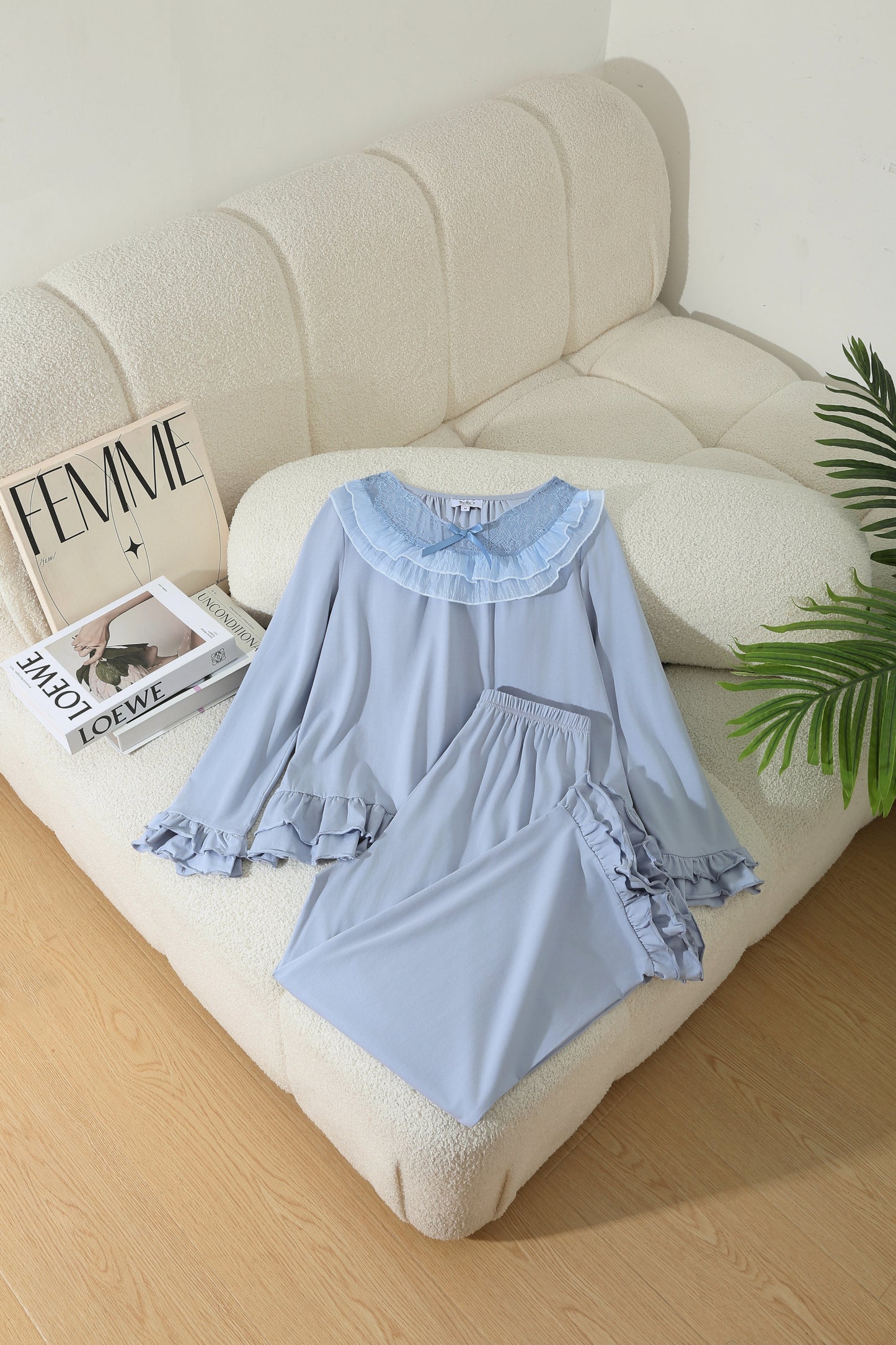 Lace 2-Piece Lounge Set – Soft Elegance & Everyday Comfort at Home