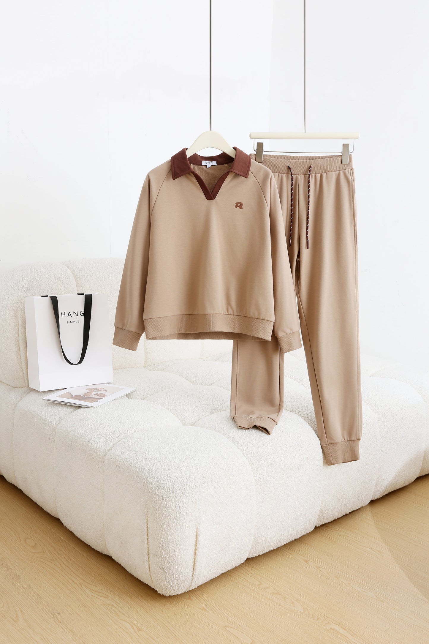 2-Piece Set: Sweatshirt + Matching Pants