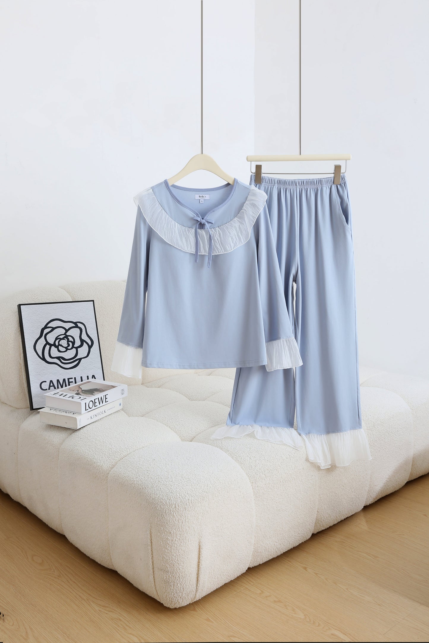 Lace 2-Piece Lounge Set – Cozy Elegance for Real Life at Home