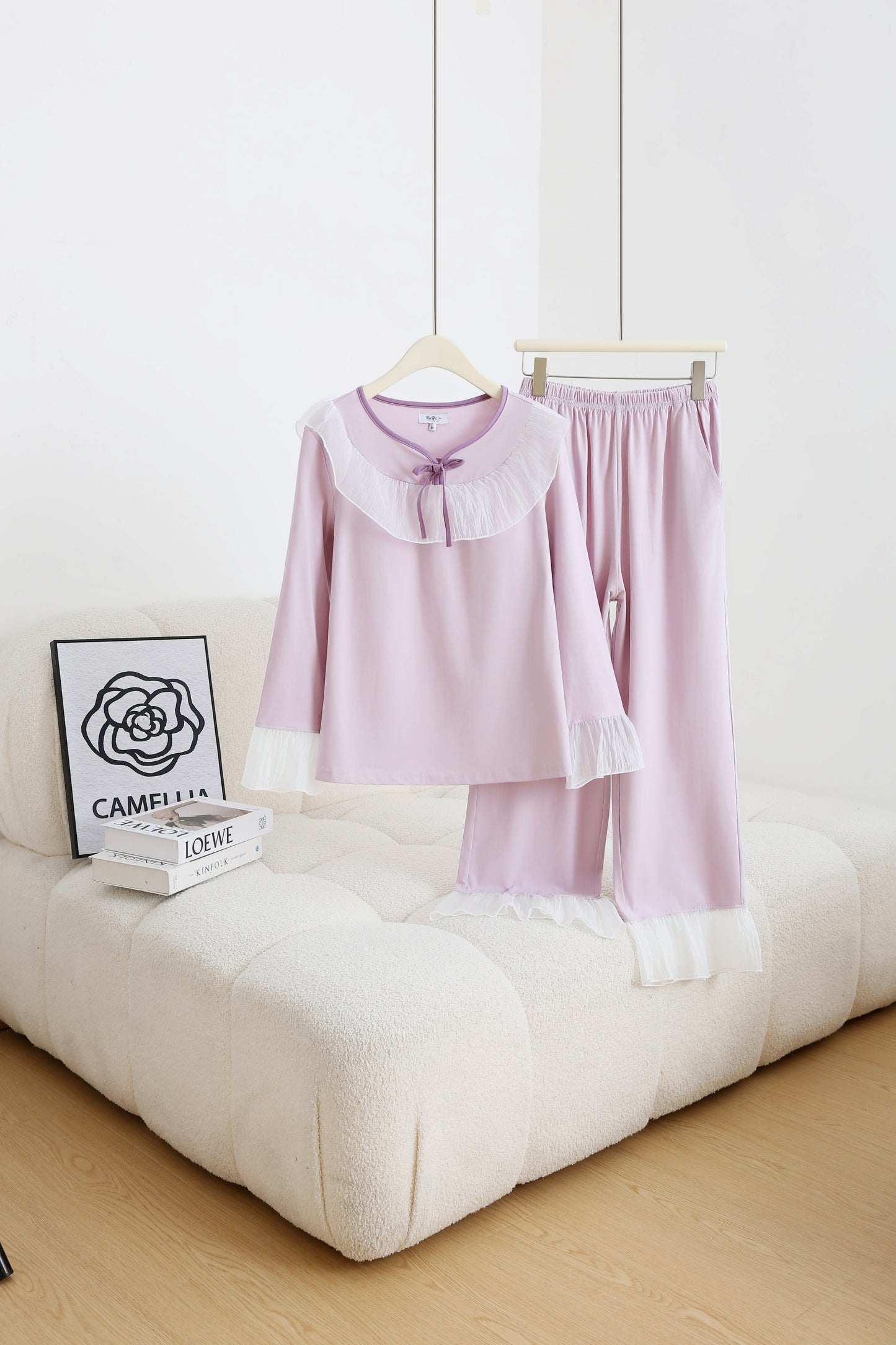 Lace 2-Piece Lounge Set – Cozy Elegance for Real Life at Home