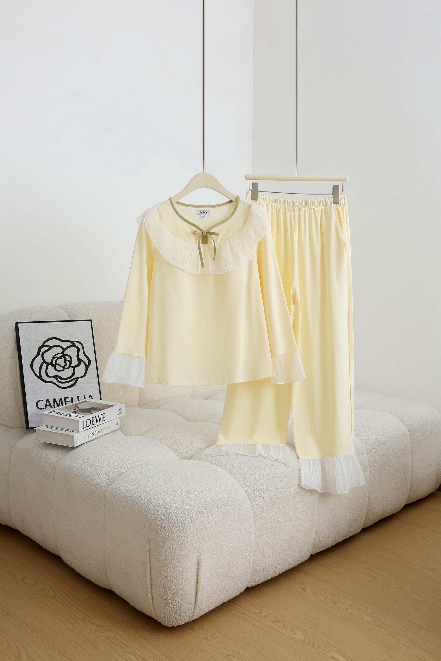 Lace 2-Piece Lounge Set – Cozy Elegance for Real Life at Home