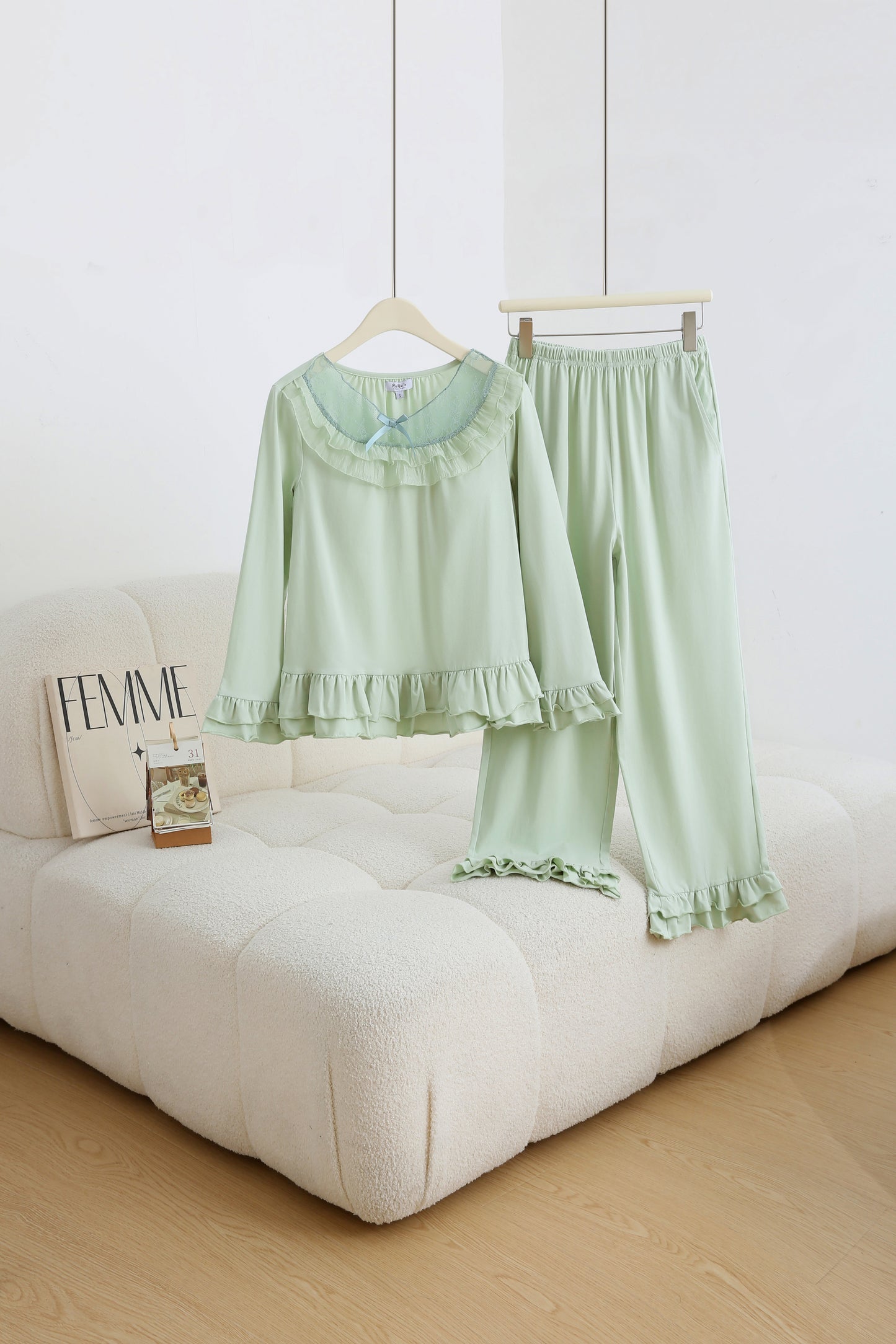 Lace 2-Piece Lounge Set – Soft Elegance & Everyday Comfort at Home