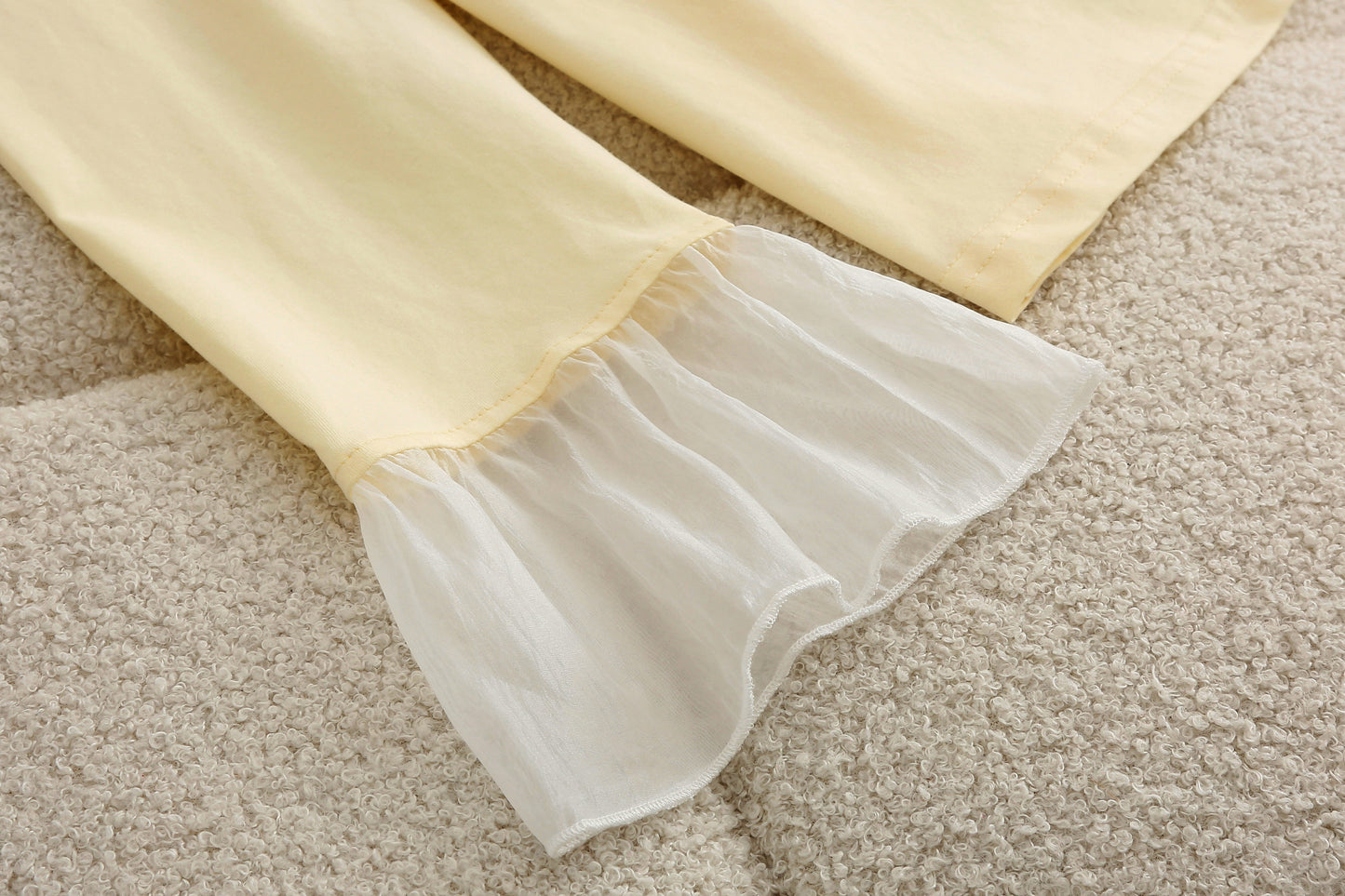 Lace 2-Piece Lounge Set – Cozy Elegance for Real Life at Home