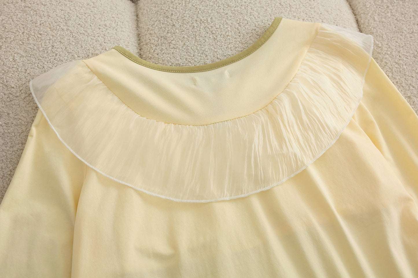 Lace 2-Piece Lounge Set – Cozy Elegance for Real Life at Home